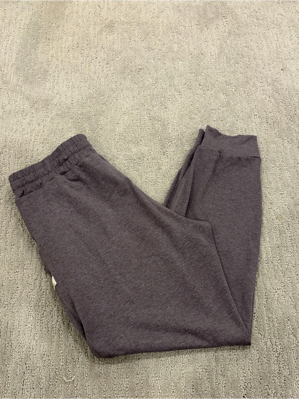 Women’s Vuori Performance Jogger Heathered Purple Joggers